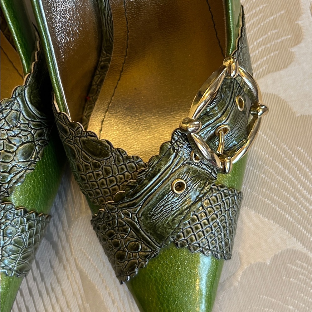 Dollhouse Green Pointed Heels - Picture 2 of 5